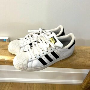 Men’s Adidas superstars